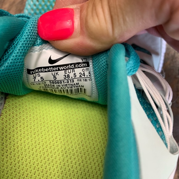 FINAL SALE Nike Free - Picture 5 of 5